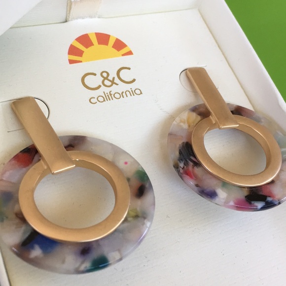 CONFETTI LUCITE Pierced earrings slag MIX colors acrylic hoops matte gold NEW - Picture 1 of 3